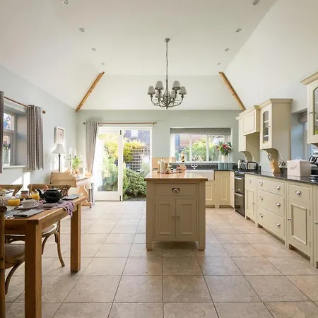 The Dovecote בית נופש